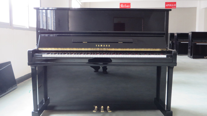 YAMAHA U10A