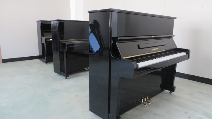 YAMAHA  U2C